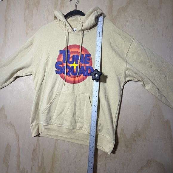 Space Jam A New Legacy Tune Squad Hoodie Men’s M Beige Warner Bros Looney Tunes - Picture 5 of 9